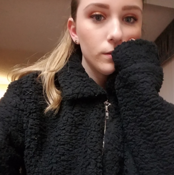 Meet the Posher - Picture 4 of 4